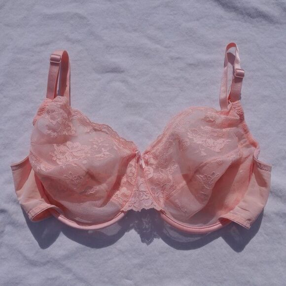 Gorgeous vintage Vanity Fair peachy lace bra - Picture 1 of 7